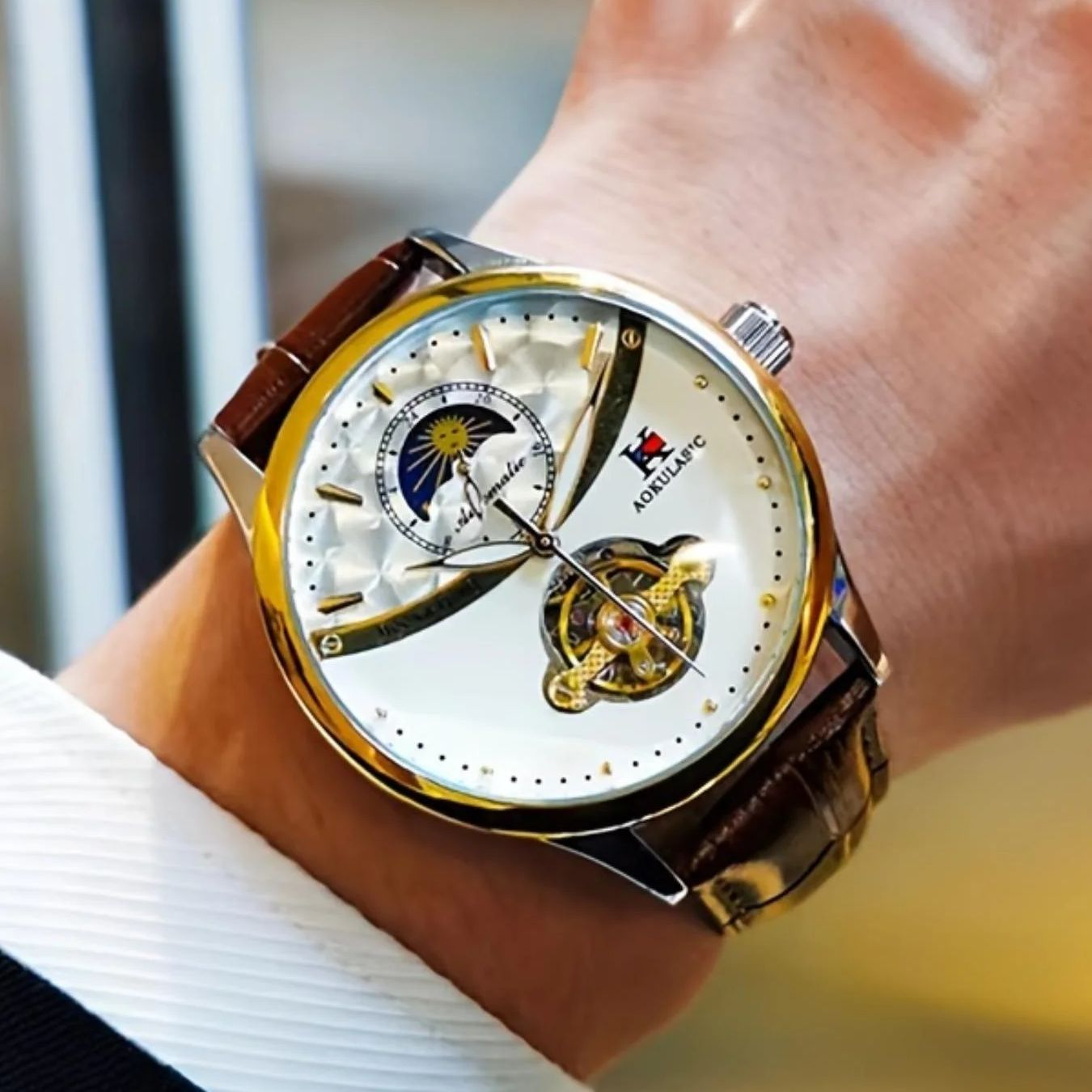 Luxury Watch It - นาฬิกาจักรกลอัตโนมัติสำหรับผู้ชายสุดหรู ดีไซน์โดดเด่น สวยงาม พร้อมดีไซน์โครงกระดูก นาฬิกาแฟชั่นระดับไฮเอนด์สำหรับผู้ชาย กำลังเป็นที่นิยมอย่างมาก
