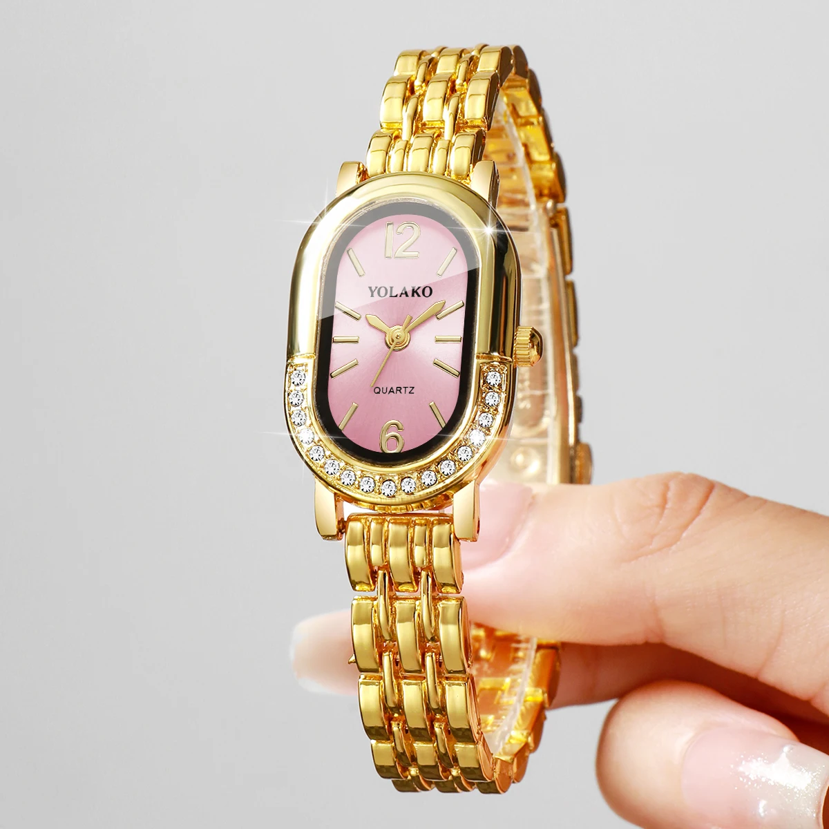 หรูหราไรน์สโตนนาฬิกาผู้หญิงควอ - Luxury Watch Travel Case บทวิจารณ์และราคา
