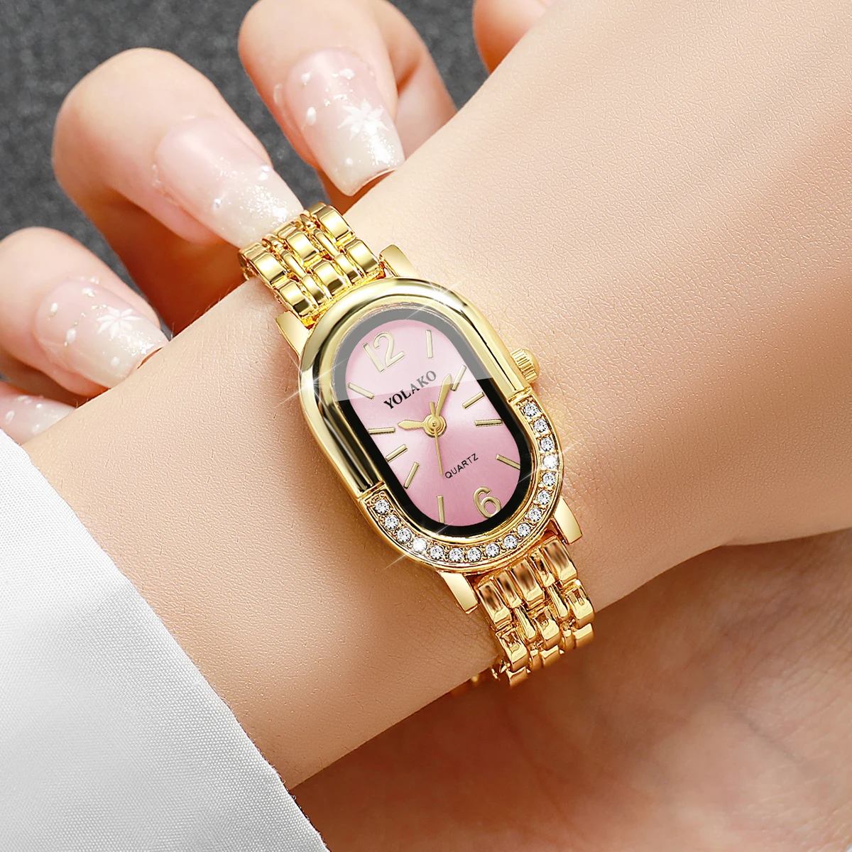 หรูหราไรน์สโตนนาฬิกาผู้หญิงควอ - Luxury Watch Travel Case บทวิจารณ์และราคา