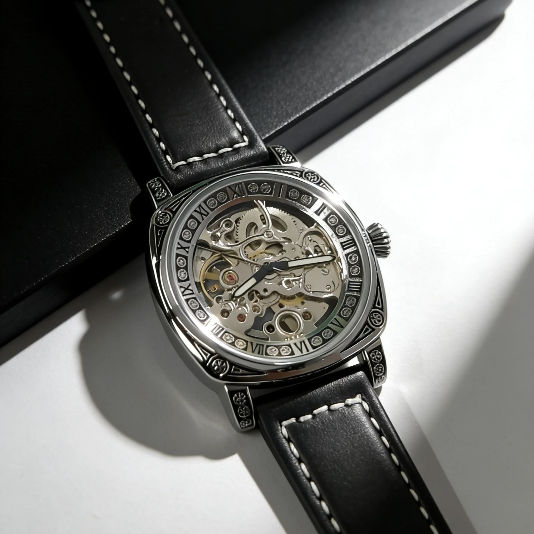 นาฬิกาข้อมือกลไกโครงกระดูกสไตล - Luxury Watch It บทวิจารณ์และราคา