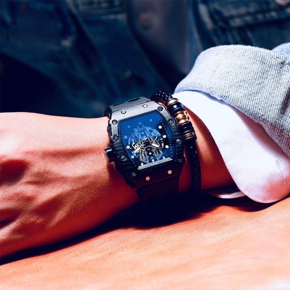 นาฬิกาควอทซ์สำหรับผู้ชายที่ได้ - Luxury Watch Makes บทวิจารณ์และราคา
