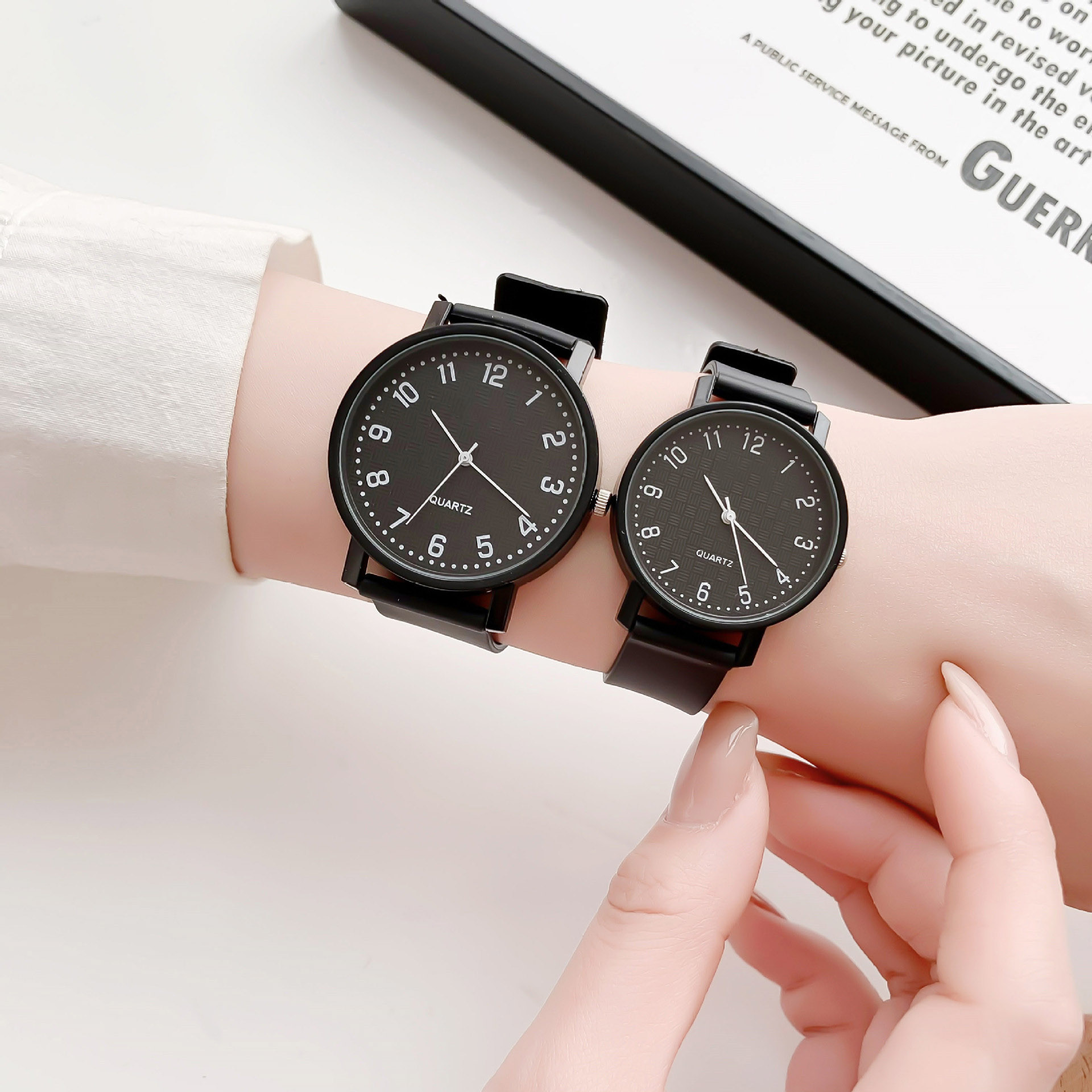 Simple สีดํานาฬิกานาฬิกาควอตซ์ - Luxury Watch With Leather Strap บทวิจารณ์และราคา
